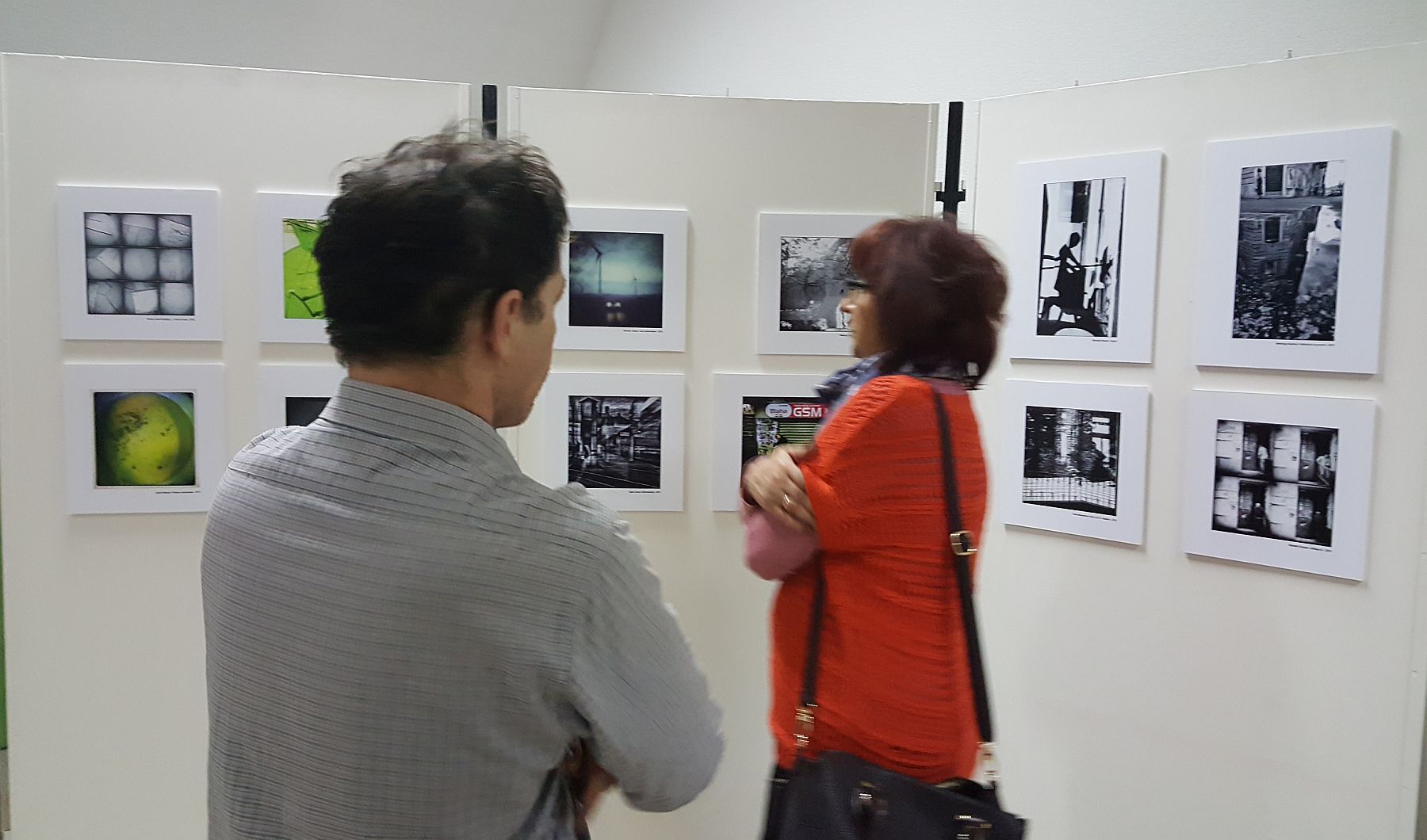 Mobillal másképp - megnyílt a MobilArt alkotócsoport kiállítása Fehérváron